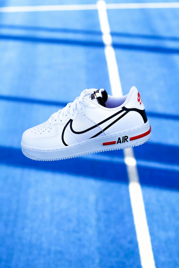 Sneaker Cleaning and Maintenance Tips for Trendy Men's Outfits